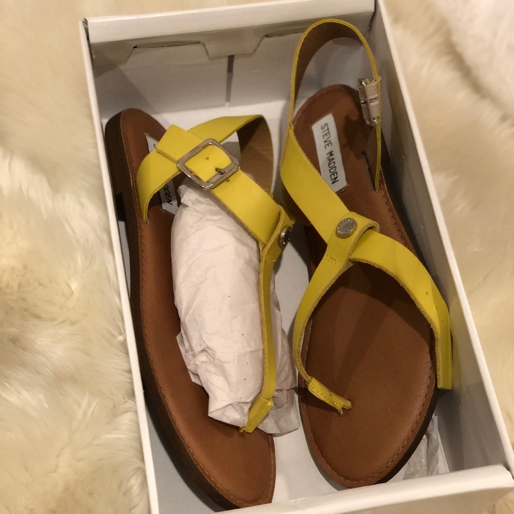 Steve Madden Thong Sandals